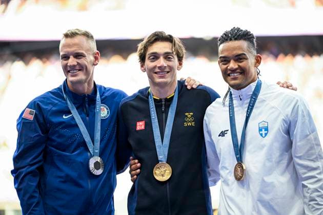 Paris 2024, athletics, men, pole vault, award ceremony