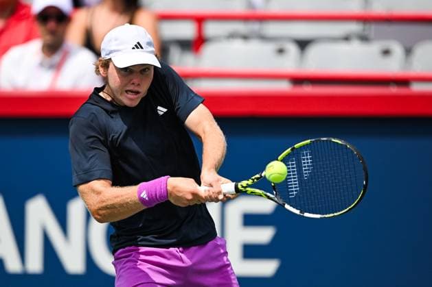 MONTREAL, QC - AUGUST 06: Alex Michelsen (USA) returns the ball during a first round match at ATP, Tennis Herren National Bank Open on August 06, 2024 at IGA Stadium in Montreal, QC (Photo by David Kirouac Icon Sportswire) TENNIS: AUG 06 National Bank Open EDITORIAL USE ONLY Icon240806019