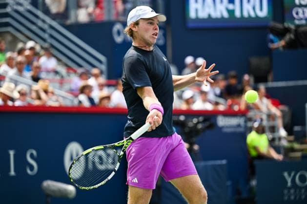 MONTREAL, QC - AUGUST 06: Alex Michelsen (USA) returns the ball during a first round match at ATP, Tennis Herren National Bank Open on August 06, 2024 at IGA Stadium in Montreal, QC (Photo by David Kirouac Icon Sportswire) TENNIS: AUG 06 National Bank Open EDITORIAL USE ONLY Icon240806032