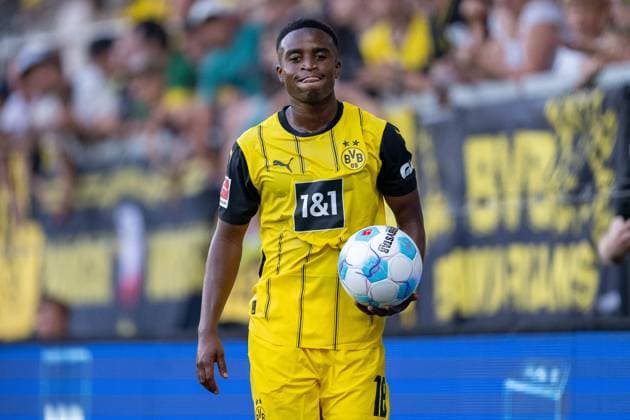 06 08 2024, Soccer test match, Season 2024 2025, Borussia Moenchengladbach FC Villareal in Altach Youssoufa Moukoko Borussia Dortmund 09, 18 at the throw-in Photo Kirchner Media DI Copyright: xKirchner-Media DIx