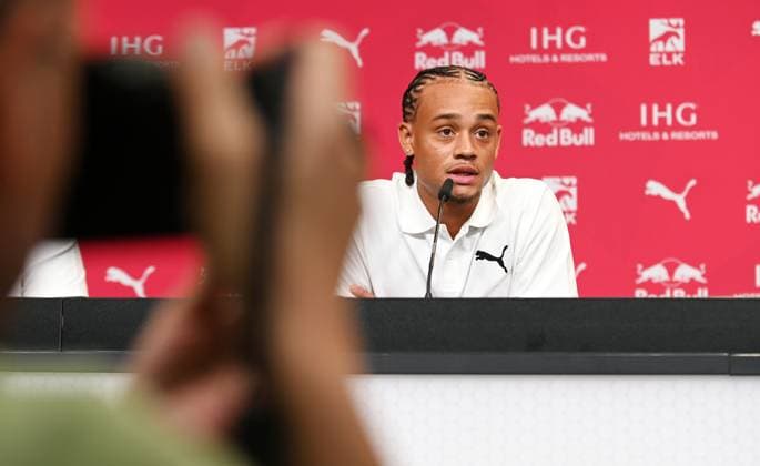 Soccer Bundesliga season 2024 2025, Press conference with Xavi Simons Offensive midfield RB Leipzig, back number 10 , Marcel Schäfer Managing Director Sport RB Leipzig and Rouven Schröder Sports Director RB Leipzig Xavi Simons Offensive midfield RB Leipzig, back number 10 at the press conference of RB Leipzig 06 08 2024 at this the extension of the loan of Xavi from Paris Saint Germain was announced Leipzig Saxony Germany Red Bull training ground at Cottaweg