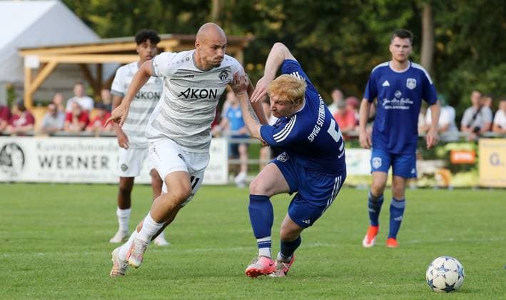 v li Alem Japaur FC Würzburger Kickers , Dominik Meier SpVgg Sittenbachtal , 06 08 2024, Kirchensittenbach Deutschland , Fußball, BFV Verbandspokal, SpVgg Sittenbachtal FC Würzburger Kickers, DFB DFL REGULATIONS PROHIBIT ANY USE OF PHOTOGRAPHS AS IMAGE SEQUENCES AND OR QUASI VIDEO xfsx