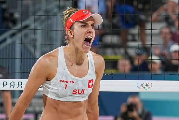 PARIS, FRANCE AUGUST 6 Tanja Hueberli of Switzerland celebrates during the Women s Quarterfinal Match 49 on day eleven of the Olympic Games Paris 2024 at on August 6, 2024 in Paris, France Paris France Copyright: xJustPictures.ch JarixPestelaccix jp-en-EuSpIm-JP4_JAR_Beachvolley_06Aug2024_PR0003