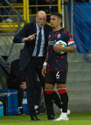 Rangers Manager Philippe Clement gives instructions to captain James Tavernier during UEFA Champions League Third Round Qualifying match at Arena Lublin. Dynamo Kyiv v Rangers, UEFA Champions League 3rd Qualifying Round, Football, Arena Lublin, Lublin, Poland - 06 Aug 2024  Copyright: xLukexNickerson RangersxFC Shutterstockx 14623393dv