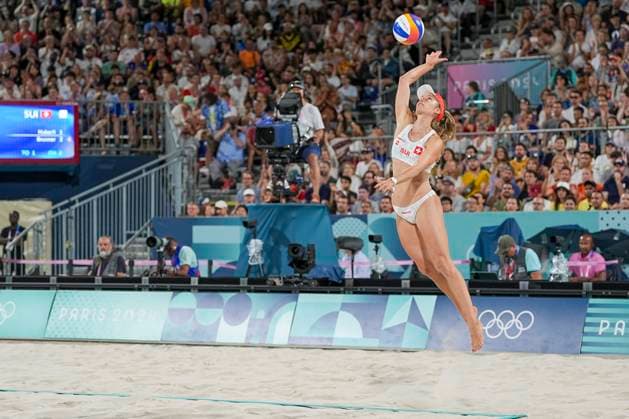 PARIS, FRANCE AUGUST 6 Nina Brunner of Switzerland during the Women s Quarterfinal Match 49 on day eleven of the Olympic Games Paris 2024 at on August 6, 2024 in Paris, France Paris France Copyright: xJustPictures.ch JarixPestelaccix jp-en-EuSpIm-JP4_JAR_Beachvolley_06Aug2024_PR0009