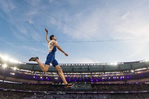 Sport Themen der Woche KW32 Sport Bilder des Tages Sport Bilder des Tages Olympische Spiele (Leichtathletik); Paris, 06.08.2024 Miltiadis TENTOGLOU of Greece competes in the long jump at the Olympic Games, Olympische Spiele, Olympia, OS Paris 06.08.2024. *** Olympic Games Athletics Paris, 06 08 2024 Miltiadis TENTOGLOU of Greece competes in the long jump at the Olympic Games Paris 06 08 2024 Copyright: xBEAUTIFULxSPORTS OlafxRellischx
