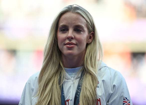 6th August 2024; Paris Olympic Games, Olympische Spiele, Olympia, OS Stade de France, Paris, France, Day 11; Athletics, HODGKINSON Keely of Great Britain receives her gold medal for winning the Women& x2019;s 800m race  ActionPlus12678287 SimonxWest
