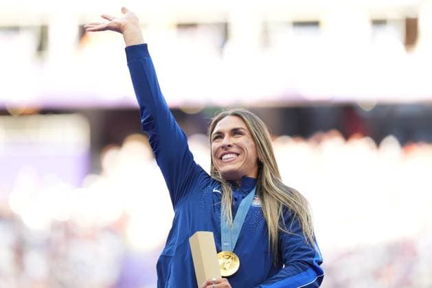 Valarie Allman of USA (Women s Discus) celebrates her gold medal Paris 2024 Olympic Games, Olympische Spiele, Olympia, OS Day Eleven, Paris, France - 06 Aug 2024  Copyright: xDavexWinter Shutterstockx 14621709lp