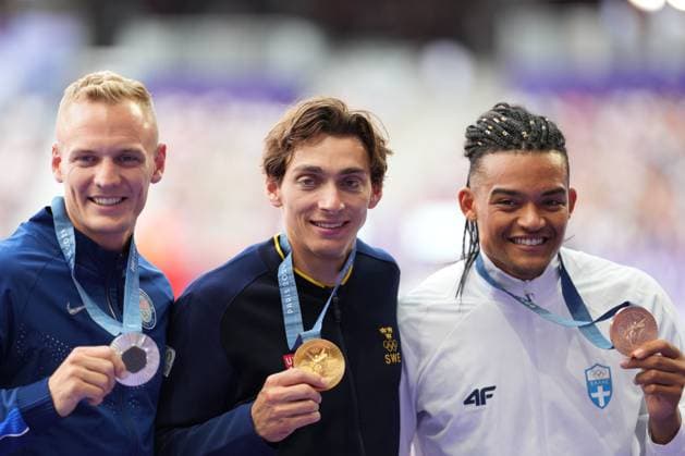 Medalists from the Men s Pole Vault, Sam Kendricks of USA with the silver, Armand Duplantis of Sweden withe the gold and Emmanouil Karalis of Greece with the bronze Paris 2024 Olympic Games, Olympische Spiele, Olympia, OS Day Eleven, Paris, France - 06 Aug 2024  Copyright: xDavexWinter Shutterstockx 14621709md