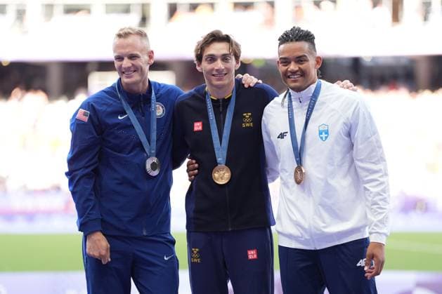Medalists from the Men s Pole Vault, Sam Kendricks of USA with the silver, Armand Duplantis of Sweden withe the gold and Emmanouil Karalis of Greece with the bronze Paris 2024 Olympic Games, Olympische Spiele, Olympia, OS Day Eleven, Paris, France - 06 Aug 2024  Copyright: xDavexWinter Shutterstockx 14621709mk