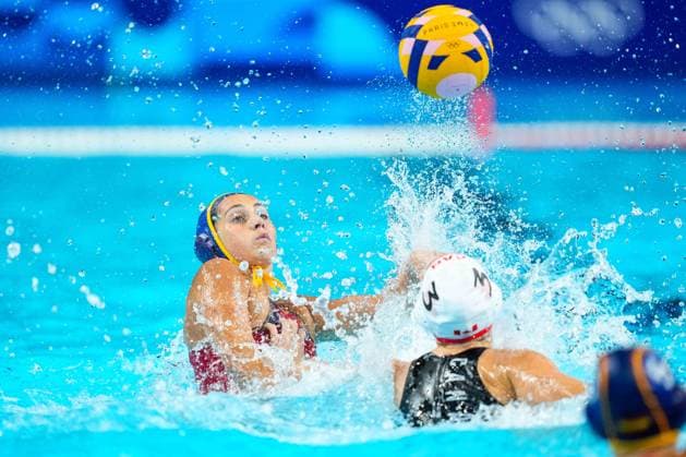 August 6, 2024, Paris, Paris, FRANCE: Judith Forca Ariza of Spain in action during Women s Quarterfinal of the Water polo, Wasserball between Canada and Spain on Paris La Defense Arena during the Paris 2024 Olympics Games on August 6, 2024 in Paris, France. Paris FRANCE - ZUMAa181 20240806_zaa_a181_222 Copyright: xOscarxJxBarrosox
