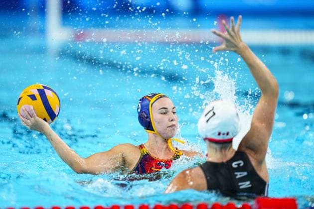 August 6, 2024, Paris, Paris, FRANCE: Nona Perez Vivas of Spain in action during Women s Quarterfinal of the Water polo, Wasserball between Canada and Spain on Paris La Defense Arena during the Paris 2024 Olympics Games on August 6, 2024 in Paris, France. Paris FRANCE - ZUMAa181 20240806_zaa_a181_242 Copyright: xOscarxJxBarrosox