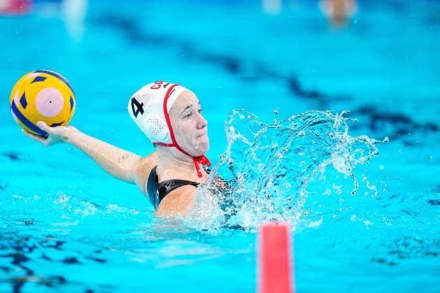 August 6, 2024, Paris, Paris, FRANCE: Emma Wright of Canada in action during Women s Quarterfinal of the Water polo, Wasserball between Canada and Spain on Paris La Defense Arena during the Paris 2024 Olympics Games on August 6, 2024 in Paris, France. Paris FRANCE - ZUMAa181 20240806_zaa_a181_285 Copyright: xOscarxJxBarrosox