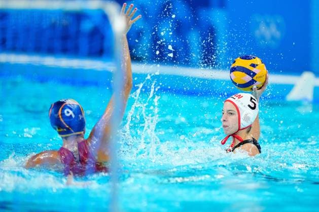 August 6, 2024, Paris, Paris, FRANCE: Marilia Mimides of Canada in action during Women s Quarterfinal of the Water polo, Wasserball between Canada and Spain on Paris La Defense Arena during the Paris 2024 Olympics Games on August 6, 2024 in Paris, France. Paris FRANCE - ZUMAa181 20240806_zaa_a181_280 Copyright: xOscarxJxBarrosox