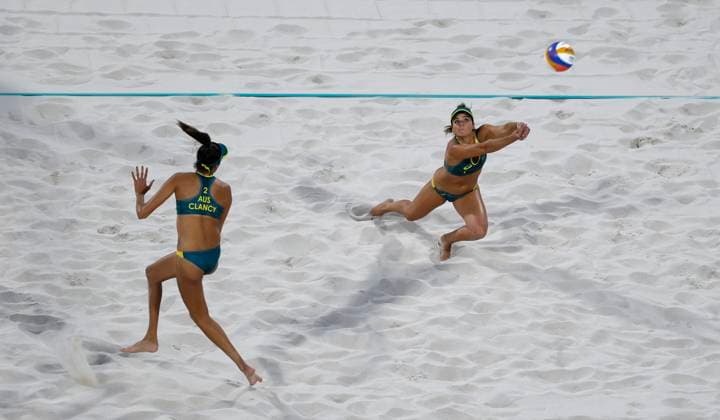 (240806) -- PARIS, Aug. 6, 2024 -- Mariafe Artacho del Solar (R) of Australia makes a dig during the Beach volleyball, Beachvolleyball women s quarterfinal between Mariafe Artacho del Solar Taliqua Clancy of Australia and Zoe Verge-Depre Esmee Boebner of Switzerland at the Paris 2024 Olympic Games, Olympische Spiele, Olympia, OS in Paris, France, Aug. 6, 2024. ) (PARIS2024) FRANCE-PARIS-OLY-BEACH VOLLEYBALL FeixMaohua 