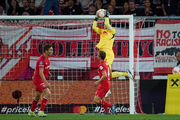 Salzburg, Austria 06 August 2024 Champions League Qualification 2024 2025 RB Salzburg vs FC Twente Enschede Pictured from left Carel Eiting TW , Mathias Kjolo TW , Goalkeeper Janis Blaswich RB Red Bull Arena Copyright: xFotostandx xWassmuthx