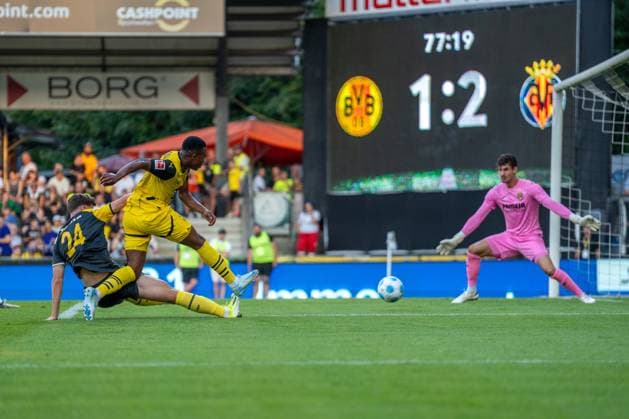 Football friendly match season 2024 2025, Borussia Dortmund vs FC Villarreal Cashpoint Arena Altach Goal kick scene Dortmunds Youssoufa Moukoko with Villarreals Pedraza, goalkeeper Diego Conde can hold the ball Copyright: xLukaxKolanovicx