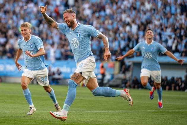 Malmo FF v PAOK FC, UEFA Champions League qualification, Malmoe, Sweden Malmoe, Sweden. 06th, August 2024. Pontus Jansson (18) of Malmo FF scores for 1-0 during the UEFA Champions League qualification match between Malmo FF and PAOK FC at Eleda Stadion in Malmo. Malmö Sweden  Copyright: xGonzalesxPhoto TobiasxJorgensenx