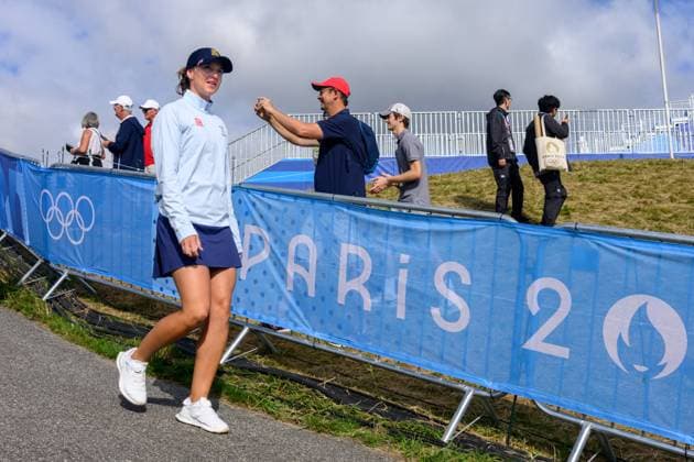 240807 Linn Grant of Sweden in women s individual golf round 1 during day 12 of the Paris 2024 Olympic Games on August 7, 2024 in Paris Photo Ludvig Thunman BILDBYRAN code LT LT0662 golf olympic games olympics os ol olympiska spel olympiske leker paris 2024 paris os paris ol 12 bbeng sverige  Copyright: LUDVIGxTHUNMAN BB240807LT001