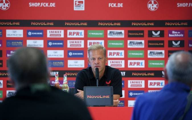 07 08 2024, Football, 2 Bundesliga, FC Kaiserslautern Press Conference, Season 2024 25, Markus Anfang Trainer FC Kaiserslautern ,Fritz Walter Stadion, Kaiserslautern, Germany, zmdz, DFB DFL regulations prohibit any use of photographs as image sequences and or quasi video FC Kaiserslautern Press Conference