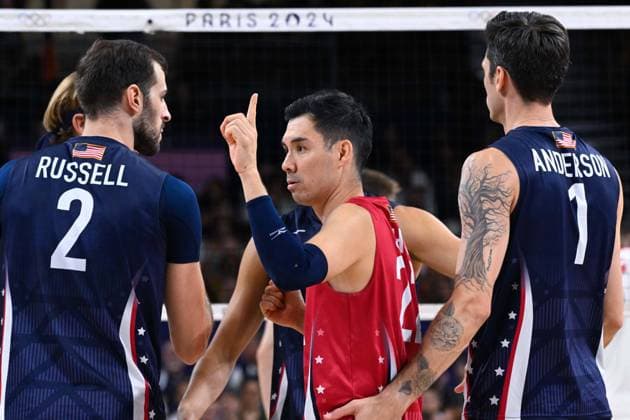 Semi finals - SHOJI Erik ( 22 - USA ) celebrate during the 2024 Olympics Games match between Poland and United States at Arena Paris Sud on August 07, 2024 in Paris, France. ( Photo by federico pestellini DPPI Panoramic ) - JO 2024 : VOLLEY Pologne vs Etats Unis - Jeux Olympiques 2024 - Paris2024 - Paris - 07 08 2024 DPPI Panoramic 
