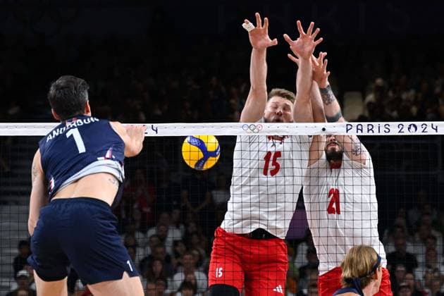 Semi finals - ANDERSON Matthew ( 1 - USA ) , KOCHANOWSKI Jakub ( 15 - Poland ) and FORNAL Tomasz ( 21 - Poland ) during the 2024 Olympics Games match between Poland and United States at Arena Paris Sud on August 07, 2024 in Paris, France. ( Photo by federico pestellini DPPI Panoramic ) - JO 2024 : VOLLEY Pologne vs Etats Unis - Jeux Olympiques 2024 - Paris2024 - Paris - 07 08 2024 DPPI Panoramic 