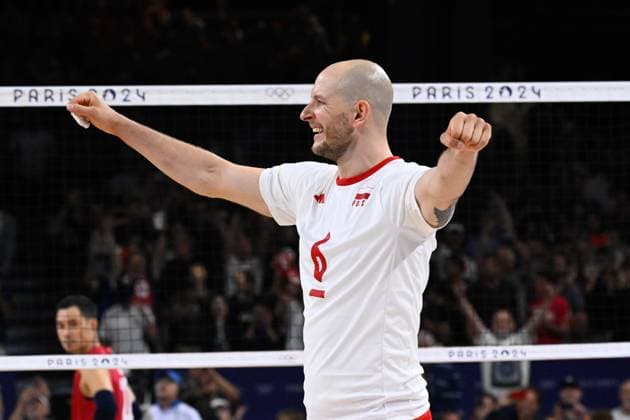 Semi finals - KUREK Bartosz ( 6 - Poland ) celebrates their side s victory after the 2024 Olympics Games match between Poland and United States at Arena Paris Sud on August 07, 2024 in Paris, France. ( Photo by federico pestellini DPPI Panoramic ) - JO 2024 : VOLLEY Pologne vs Etats Unis - Jeux Olympiques 2024 - Paris2024 - Paris - 07 08 2024 DPPI Panoramic 