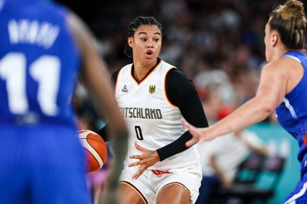 FRA, Olympic Games Paris 2024, 07 08 2024, Germany GER vs France FRA , Basketball Women Quarterfinals Satou Sabally Germany 0 FRA, Olympic Games Paris 2024, 07 08 2024, Germany GER vs France FRA , Basketball Women Quarterfinals Paris Copyright: xEibner-Pressefoto RogerxBuerkex EP_RBE