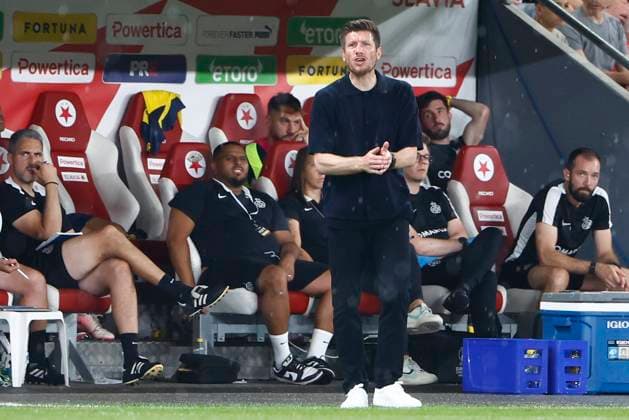 Slavia Prague v Union SG - UEFA Champions League PRAGUE, BELGIUM : Pocognoli Sebastien head coach of Royale Union Saint-Gilloise pictured during the UEFA Champions League Third qualifying round 1st leg match between Salvia Prague and Union SG on August 7, 2024 in Prague, Belgium, 07 08 2024 Prague Belgium  Copyright: xJanxDexMeuleneirx