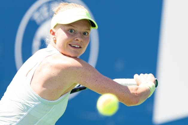 TORONTO, ON - AUGUST 07: Harriet Dart of Great Britain hits a shot during her first round match of the National Bank Open, part of the WTA, Tennis Damen Tour, at Sobeys Stadium on August 7, 2024 in Toronto, Canada. (Photo by Julian Avram Icon Sportswire) TENNIS: AUG 07 National Bank Open EDITORIAL USE ONLY Icon2408070244