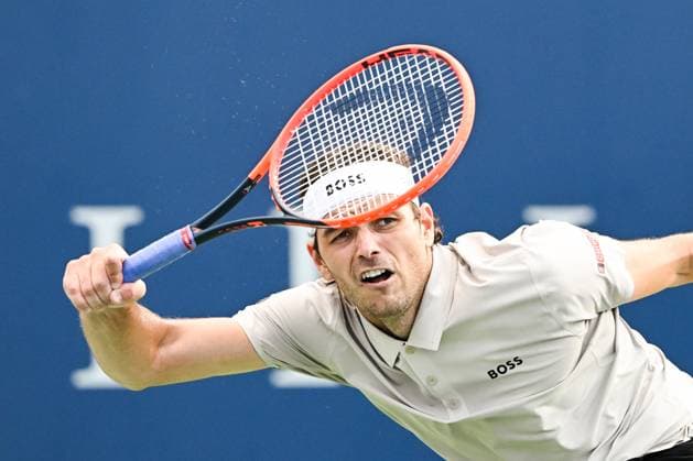 MONTREAL, QC - AUGUST 07: Taylor Fritz (USA) returns the ball during a first round match at ATP, Tennis Herren National Bank Open on August 07, 2024 at IGA Stadium in Montreal, QC (Photo by David Kirouac Icon Sportswire) TENNIS: AUG 07 National Bank Open EDITORIAL USE ONLY Icon240807055