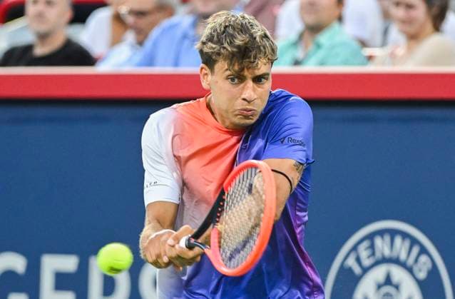 August 7, 2024, Montreal, Pq, Canada: Flavio Cobolli of Italy plays a shot to Felix Auger-Aliassime of Canada during their first round match at the National Bank Open tennis tournament in Montreal, Wednesday, August 7, 2024. Flavio Cobolli, Félix Auger-Aliassime,  - ZUMAc35_ 20240807_zaf_c35_254 Copyright: xGrahamxHughesx