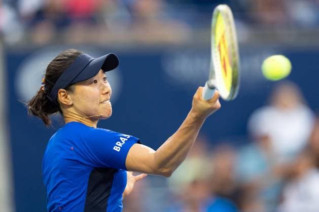 TORONTO, ON - AUGUST 07: Nao Hibino of Japan hits a shot during her first round match of the National Bank Open, part of the WTA, Tennis Damen Tour, at Sobeys Stadium on August 7, 2024 in Toronto, Canada. (Photo by Julian Avram Icon Sportswire) TENNIS: AUG 07 National Bank Open EDITORIAL USE ONLY Icon2408070407