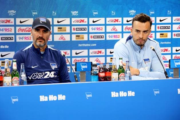 DEU, DFL, 2 FBL, Hertha BSC PK, 08 08 2024, Hertha Geschaeftsstelle, Berlin, DEU, DFL, 2 FBL, Hertha BSC PK, im Bild Cheftrainer Cristian Fiel Hertha BSC Berlin , Haris Tabakovic Hertha BSC Berlin 25 DFL regulations prohibit any use of Photographs as image sequences and or quasi video Foto Juergen Engler nordphoto GmbH nordphotoxGmbHx xEngler nph00076