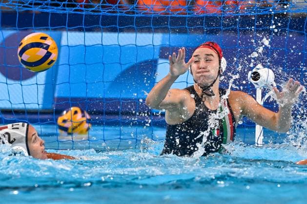 Caterina Banchelli of Italy during the Water polo, Wasserball women match between team Italy (white caps) and team Canada (blue caps) of the Paris 2024 Olympic Games, Olympische Spiele, Olympia, OS at La Defense Arena in Paris (France), August 08, 2024. Giorgio Scala