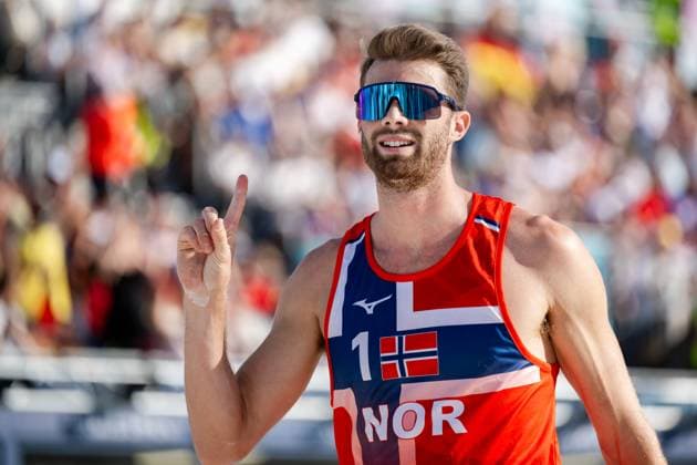 240808 Anders Mol of Norway in a men s beach volleyball semifinal match between Germany and Norway during day 13 of the Paris 2024 Olympics on August 8, 2024 in Paris Photo Jon Olav Nesvold BILDBYRAN COP 217 JE0103 beachvolleyboll beach volleyball sandvolleyball paris 2024 olympics day 13 germany norway bbeng jubel  Copyright: JONxOLAVxNESVOLD BB240808JE054
