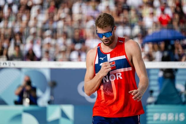 240808 Anders Mol of Norway in a men s beach volleyball semifinal match between Germany and Norway during day 13 of the Paris 2024 Olympics on August 8, 2024 in Paris Photo Jon Olav Nesvold BILDBYRAN COP 217 JE0103 beachvolleyboll beach volleyball sandvolleyball paris 2024 olympics day 13 germany norway bbeng jubel  Copyright: JONxOLAVxNESVOLD BB240808JE068