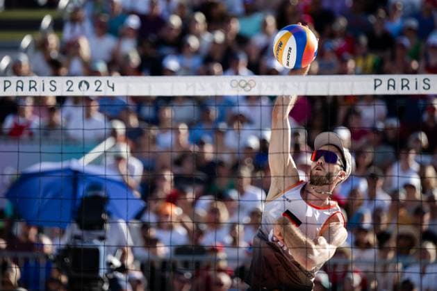 240808 Clemens Wickler of Germany in a men s beach volleyball semifinal match between Germany and Norway during day 13 of the Paris 2024 Olympics on August 8, 2024 in Paris Photo Jon Olav Nesvold BILDBYRAN COP 217 JE0103 beachvolleyboll beach volleyball sandvolleyball paris 2024 olympics day 13 germany norway bbeng jubel  Copyright: JONxOLAVxNESVOLD BB240808JE071