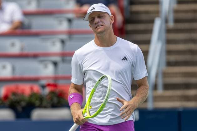 August 8, 2024, Montreal, Quebec, Canada: ALEJANDRO DAVIDOVICH FOKINA from Spain mad about himself in first set against Daniil Medvedev in second round of Canadian Open at IGA Stadium in Montreal, Quebec, Canada Montreal Canada - ZUMAl189 20240808_zsp_l189_012 Copyright: xYannickxLegarex
