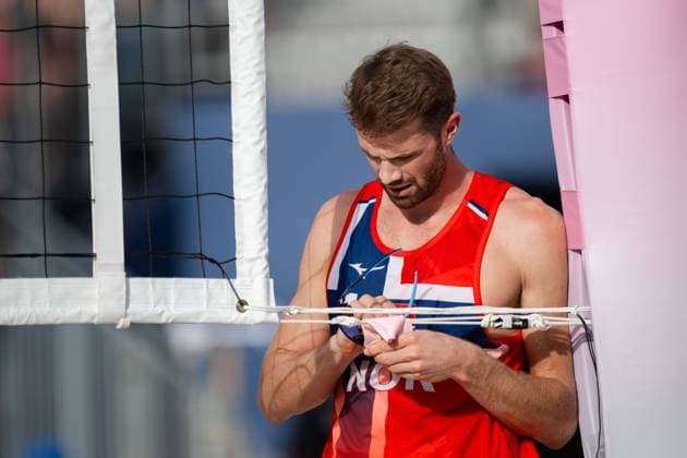 240808 Anders Mol of Norway in a men s beach volleyball semifinal match between Germany and Norway during day 13 of the Paris 2024 Olympics on August 8, 2024 in Paris Photo Jon Olav Nesvold BILDBYRAN COP 217 JE0103 beachvolleyboll beach volleyball sandvolleyball paris 2024 olympics day 13 germany norway bbeng depp  Copyright: JONxOLAVxNESVOLD BB240808JE074