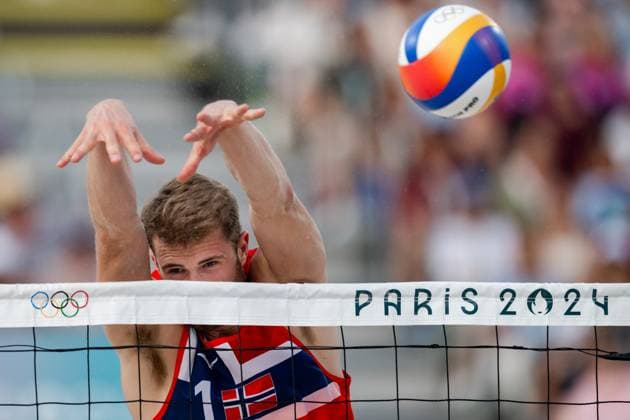 240808 Anders Mol of Norway in a men s beach volleyball semifinal match between Germany and Norway during day 13 of the Paris 2024 Olympics on August 8, 2024 in Paris Photo Jon Olav Nesvold BILDBYRAN COP 217 JE0103 beachvolleyboll beach volleyball sandvolleyball paris 2024 olympics day 13 germany norway bbeng  Copyright: JONxOLAVxNESVOLD BB240808JE088