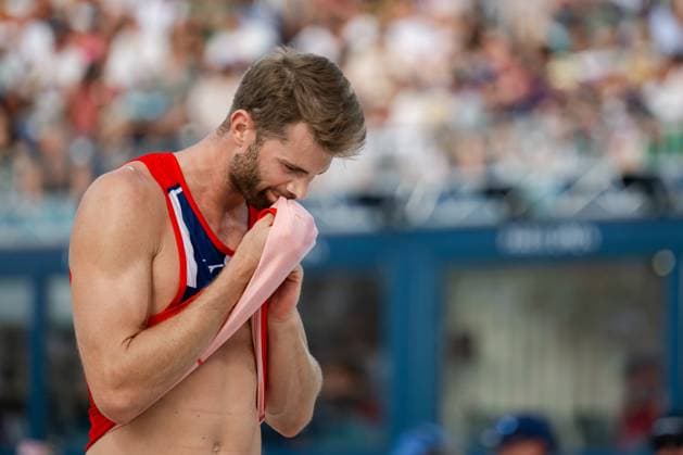 240808 Anders Mol of Norway looks dejected in a men s beach volleyball semifinal match between Germany and Norway during day 13 of the Paris 2024 Olympics on August 8, 2024 in Paris Photo Jon Olav Nesvold BILDBYRAN COP 217 JE0103 beachvolleyboll beach volleyball sandvolleyball paris 2024 olympics day 13 germany norway bbeng depp  Copyright: JONxOLAVxNESVOLD BB240808JE090