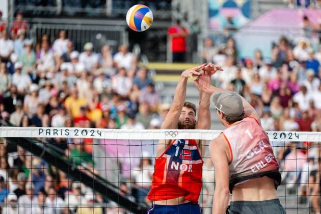 240808 Anders Mol of Norway in a men s beach volleyball semifinal match between Germany and Norway during day 13 of the Paris 2024 Olympics on August 8, 2024 in Paris Photo Jon Olav Nesvold BILDBYRAN COP 217 JE0103 beachvolleyboll beach volleyball sandvolleyball paris 2024 olympics day 13 germany norway bbeng  Copyright: JONxOLAVxNESVOLD BB240808JE093