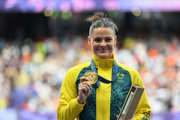 Paris 2024, athletics, women, pole vault, award ceremony