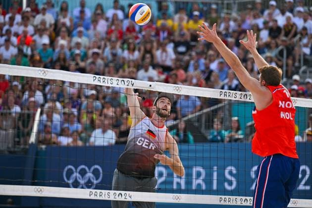 Olympic Games Beach Volleyball Paris 08 08 2024 Semi-final, Men, GER NOR, Clemens Wickler 2, GER , against Anders Mol, Copyright: xBEAUTIFULxSPORTS TomxBlochx
