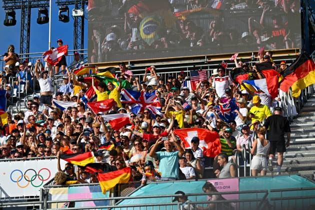 Olympic Games Beach Volleyball Paris 08 08 2024 Semi-final, Men, GER NOR, audience celebrates, Copyright: xBEAUTIFULxSPORTS TomxBlochx