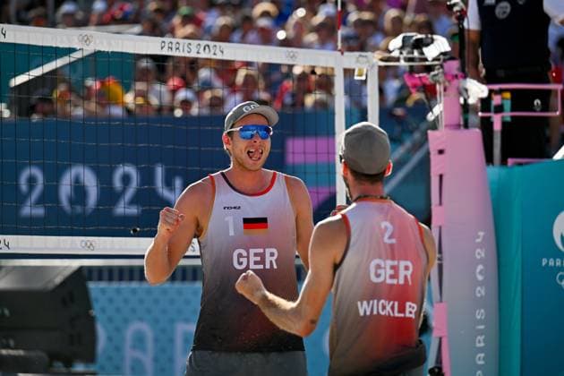 Olympic Games Beach Volleyball Paris 08 08 2024 Semi-finals, Men, GER NOR, Nils Ehlers 1, GER , Clemens Wickler 2, GER , Copyright: xBEAUTIFULxSPORTS TomxBlochx