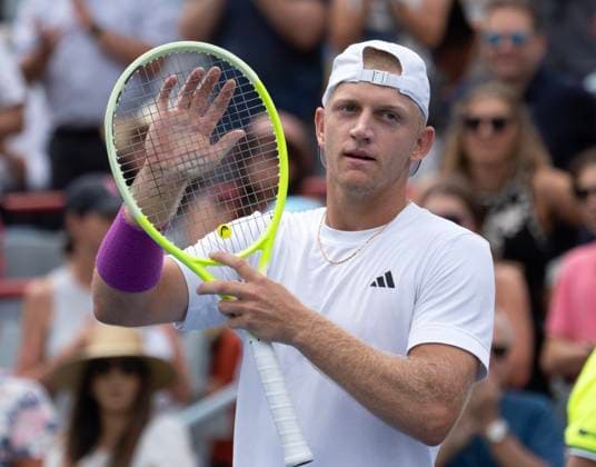 August 8, 2024, Montreal, Pq, Canada: Spain s Alejandro Davidovich Fokina salutes the crowd after defeating Daniil Medvedev in three sets in their second round match at the National Bank Open tennis Thursday, August 8, 2024 in Montreal. Alejandro Davidovich Fokina,  - ZUMAc35_ 20240808_zaf_c35_068 Copyright: xRyanxRemiorzx