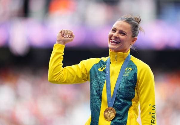 (240808) -- PARIS, Aug. 8, 2024 -- Gold medalist Nina Kennedy of Australia reacts during the victory ceremony of the women s pole vault of Athletics at the Paris 2024 Olympic Games, Olympische Spiele, Olympia, OS in Paris, France, Aug. 8, 2024. ) (PARIS2024) FRANCE-PARIS-OLY-ATHLETICS-POLE VAULT-WOMEN XuxChang 