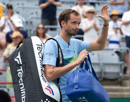August 8, 2024, Montreal, Pq, Canada: Daniil Medvedev waves to the crowd as he leaves the court after losing to Spain s Alejandro Davidovich Fokina in three sets in their second round match at the National Bank Open tennis Thursday, August 8, 2024 in Montreal. Daniel Medvedev,  - ZUMAc35_ 20240808_zaf_c35_069 Copyright: xRyanxRemiorzx